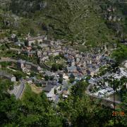 St Enimie vue de L 'Ermitage de la Roche